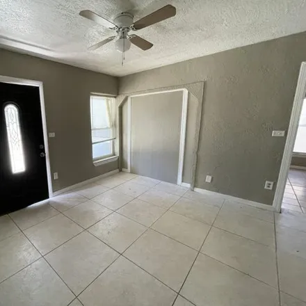 Image 3 - 441 South Robbins Avenue, Titusville, FL 32796, USA - Apartment for rent