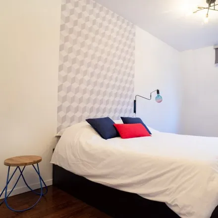 Rent this 11 bed room on Rue Hors-Château 112 in 4000 Liège, Belgium