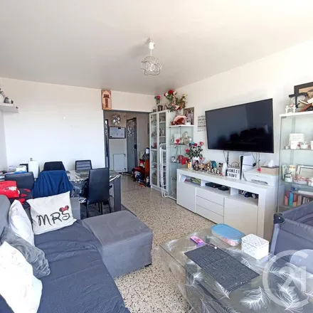 Rent this 3 bed apartment on Résidence Jolie Manon in Impasse Jolie Manon, 13003 Marseille