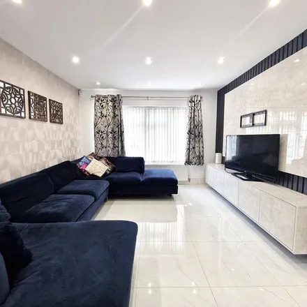 Rent this 4 bed apartment on Craven Gardens in London, IG6 2EA