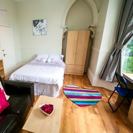 Rent this 1 bed house on Burley Park Community Orchard in Vinery Road, Leeds