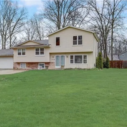 Buy this 4 bed house on 1400 Turnberry Drive in Boardman, OH 44512