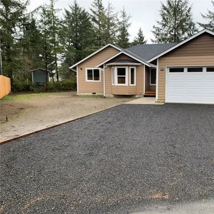 Image 2 - 699 Seawolf Court, Ocean Shores, Grays Harbor County, WA 98569, USA - House for sale
