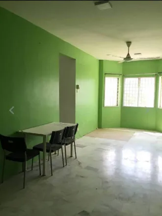 Rent this 3 bed apartment on Jalan SR 1/3 in Serdang Raya, 43300 Subang Jaya