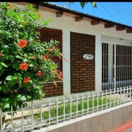 Buy this 2 bed house on Dorrego in Distrito Dorrego, Mendoza