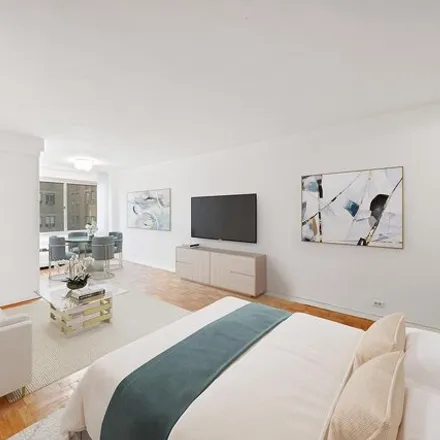 Image 3 - 225 East 46th Street, New York, NY 10017, USA - Apartment for rent
