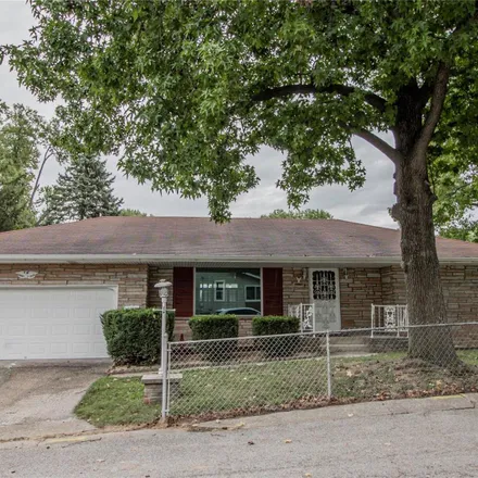 Buy this 3 bed house on 701 Leonard Street in Alton, IL 62002