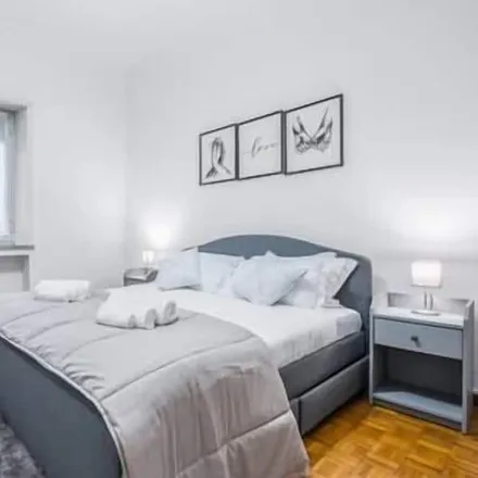 Rent this 3 bed apartment on Milan