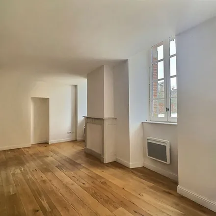 Image 6 - 18 Rue du Docteur Camboulives, 81000 Albi, France - Apartment for rent