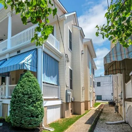 Buy this 4 bed condo on 1207 Central Ave Unit 2 in Ocean City, New Jersey