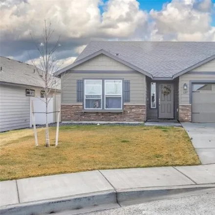 Buy this 3 bed house on Marysville Way in Richland, WA 99338