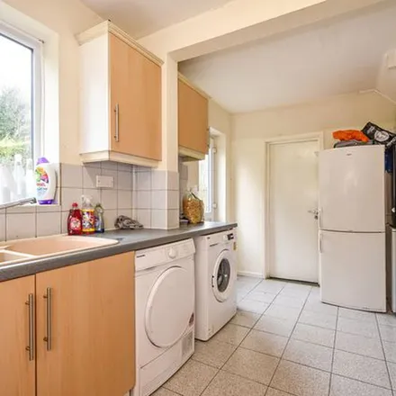 Rent this 5 bed duplex on Drayton Street in Stanmore Lane, Winchester