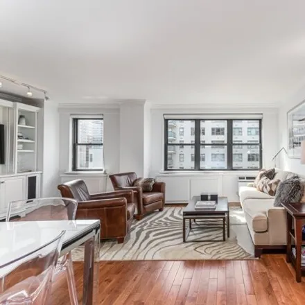 Image 6 - 301 East 63rd Street, New York, NY 10065, USA - Apartment for sale