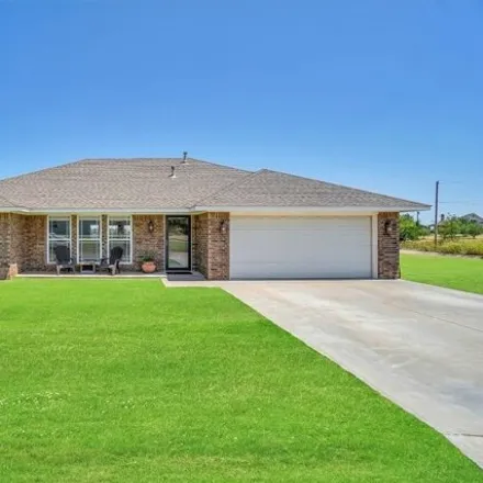 Buy this 3 bed house on 118 Ranch Road in Elk City, OK 73644