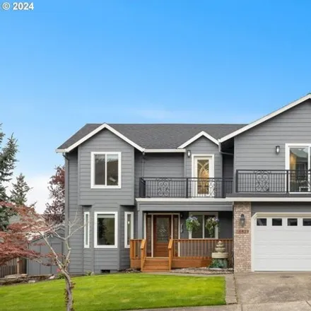 Buy this 4 bed house on 10929 Southeast Knapp Street in Portland, OR 97266