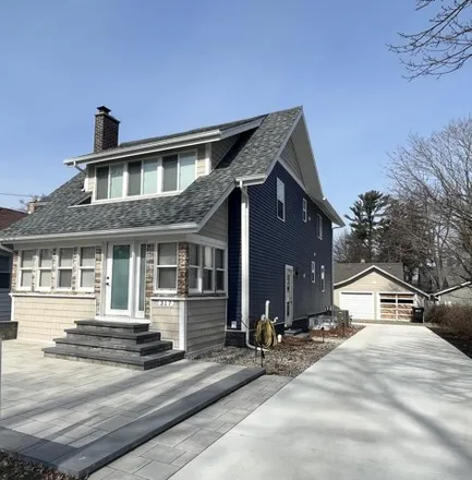 Image 1 - 351 Clinton Street, South Haven, MI 49090, USA - House for sale