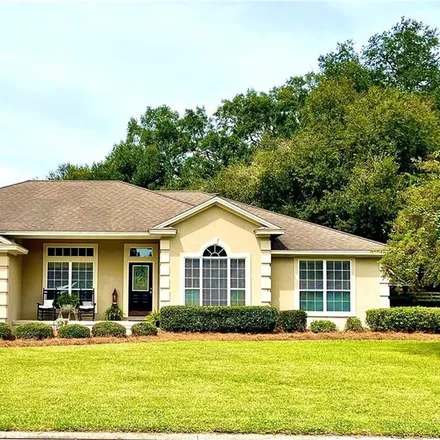 Buy this 3 bed house on Stately Oaks Circle in Clover Heights, Glynn County