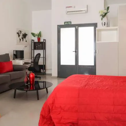 Rent this 1 bed apartment on Madrid in Calle de Gómez de Avellaneda, 43