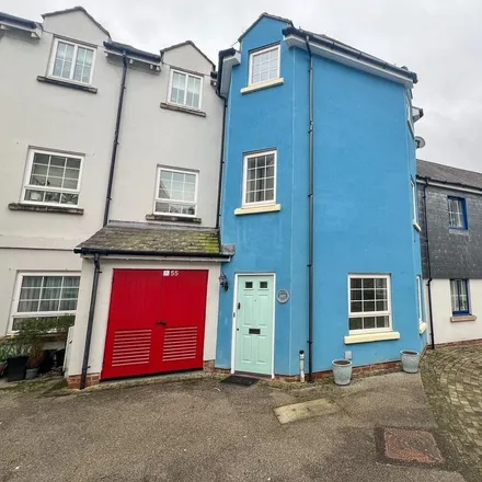 Rent this 3 bed house on 235 Eastcliff in Bristol, BS20 7AQ
