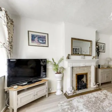 Image 3 - Bowles Green, London, EN1 4SU, United Kingdom - Townhouse for rent