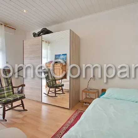 Rent this 3 bed apartment on Glockengarten 51 in 44803 Bochum, Germany