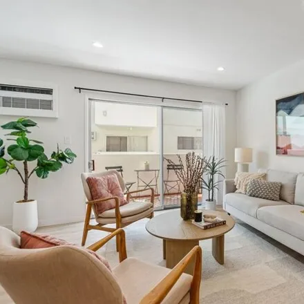Image 1 - 960 Larrabee Street, West Hollywood, CA 90069, USA - Condo for sale