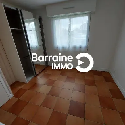 Rent this 2 bed apartment on 14 Rue de Pen-Ar-Ru in 29250 Saint-Pol-de-Léon, France