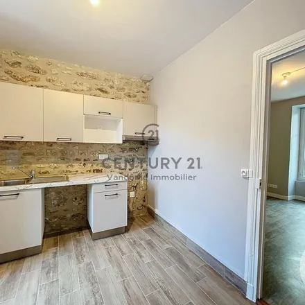 Image 3 - 32 Rue Saint-lazare, 60800 Crépy-en-Valois, France - Apartment for rent