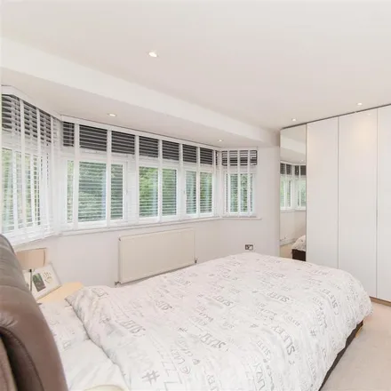 Image 7 - Holders Hill Gardens, London, NW4 1NP, United Kingdom - Duplex for rent