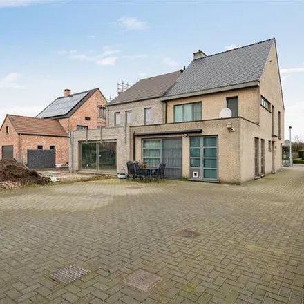Rent this 4 bed apartment on Eduard Prissestraat 108 in 9100 Sint-Niklaas, Belgium