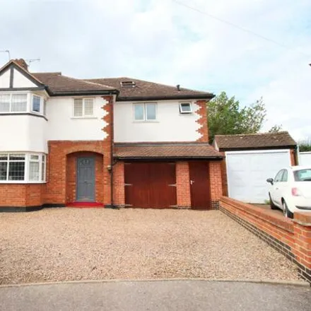 Buy this 5 bed duplex on Tudor Drive in Oadby, LE2 4NP