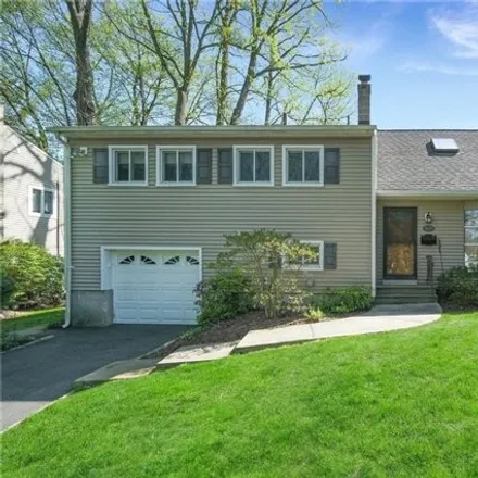 Buy this 4 bed house on 7 Standish Place in Hartsdale, Greenburgh