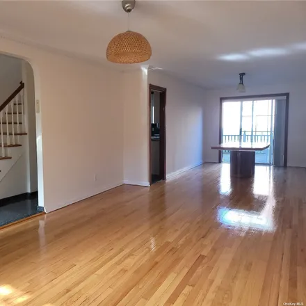 Image 5 - 95-27 67th Avenue, New York, NY 11374, USA - Townhouse for rent