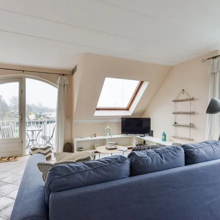 Rent this 2 bed apartment on Groenlandse kade 59-36AP in 3645 BB Vinkeveen, Netherlands