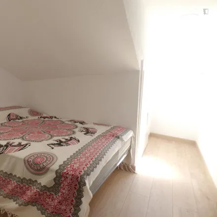 Rent this 2 bed apartment on Madrid in Calle de la Encomienda, 4
