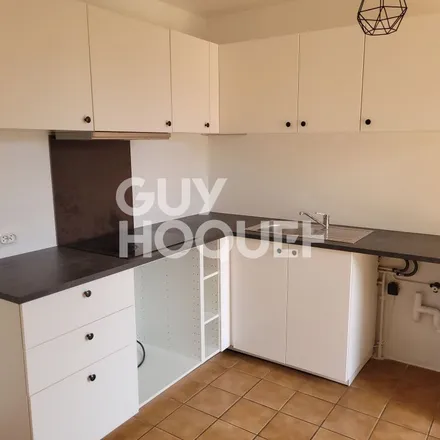 Rent this 4 bed apartment on 38 bis Rue de la Marne in 31270 Cugnaux, France