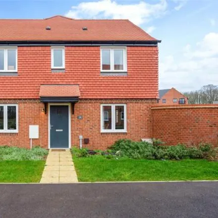 Buy this 3 bed duplex on unnamed road in Basingstoke and Deane, RG23 7GX