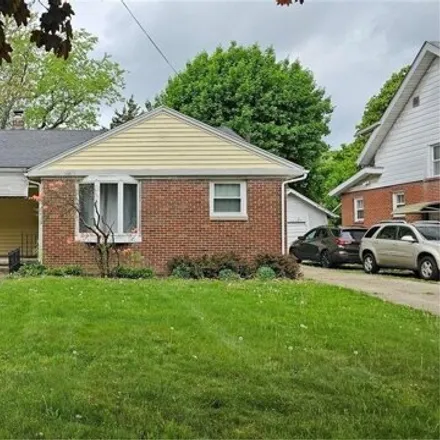 Buy this 3 bed house on 1072 Chalker Street in Akron, OH 44310