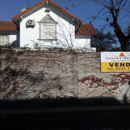 Buy this 4 bed house on Avenida Antártida Argentina 314 in Partido de Lomas de Zamora, Turdera