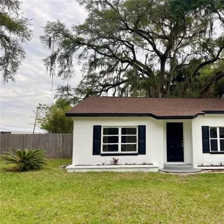 Buy this 3 bed house on 404 E Calhoun St in Plant City, Florida