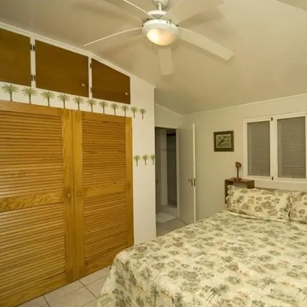 Rent this 3 bed house on Saint Lucia in Brisbane, Australia