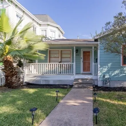 Buy this 3 bed house on 1407 Market Street in Galveston, TX 77550