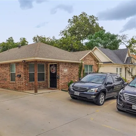 Rent this 3 bed house on 2532 South University Drive in Fort Worth, TX 76109