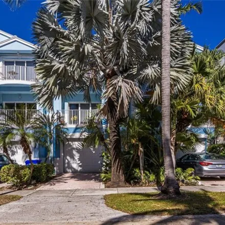 Image 2 - 381 Franklin Street, Hollywood, FL 33019, USA - Townhouse for sale
