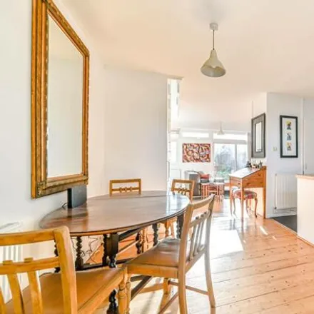Image 6 - St Mary's Road, Gibbon Road, London, SE15 2AS, United Kingdom - House for sale