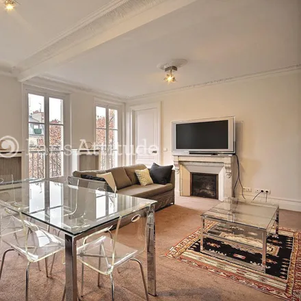 Rent this 3 bed apartment on 49 Avenue Trudaine in 75009 Paris, France