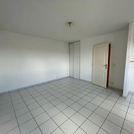 Rent this 1 bed apartment on 2 Place du Général de Gaulle in 76000 Rouen, France