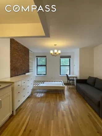 Image 3 - 517 E 5th St Apt 430, New York, 10009 - Apartment for rent
