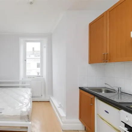 Rent this studio apartment on Hanover Hotel in 30-32 St George's Drive, London