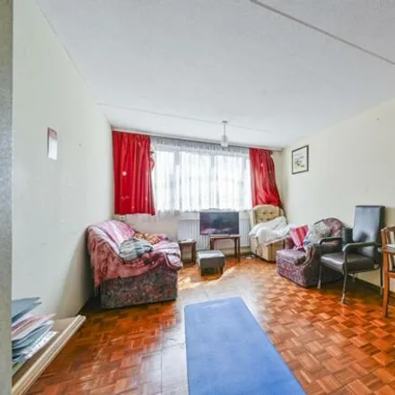 Image 4 - Turnville House, Bernhardt Crescent, London, NW8 8AG, United Kingdom - Apartment for sale